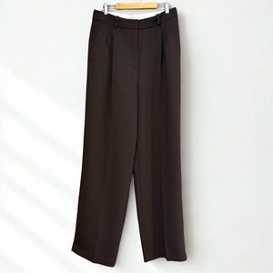 🪰 Aritzia The Effortless Pant – Size 8 – Rich Mocha Brown